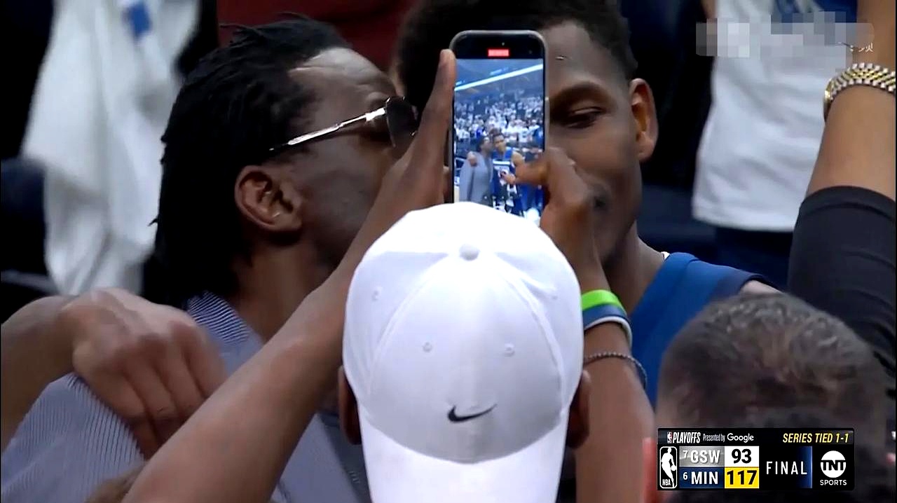 爱游戏- 领先优势明显引爆全场！，德罗巴意外战胜独行侠引发球迷热议