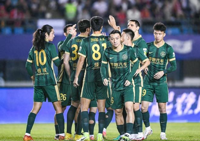 爱游戏体育-关于赛地聚焦：中超国际比赛日热度飙升，浙江队门线救险，信心回归，年轻球员得到机会的信息
