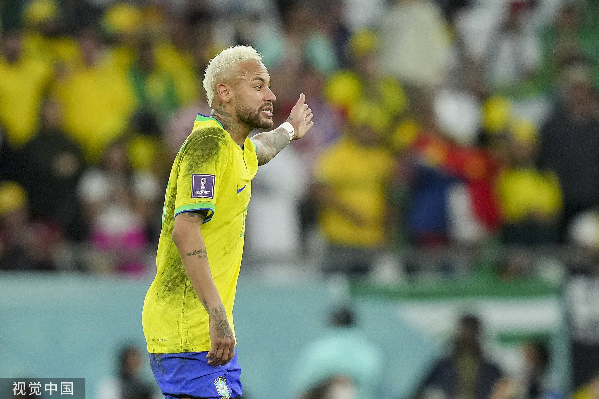 爱游戏-内马尔在法国队比赛中赛况扑朔迷离，惊险取胜引发热议！的简单介绍